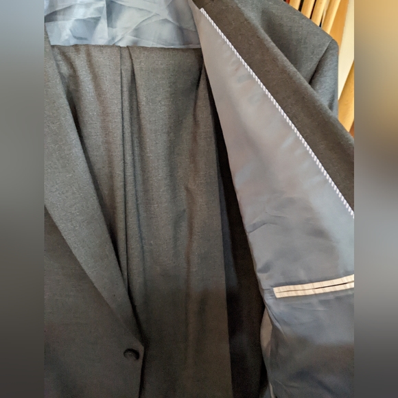 Men's suit - Picture 2 of 8